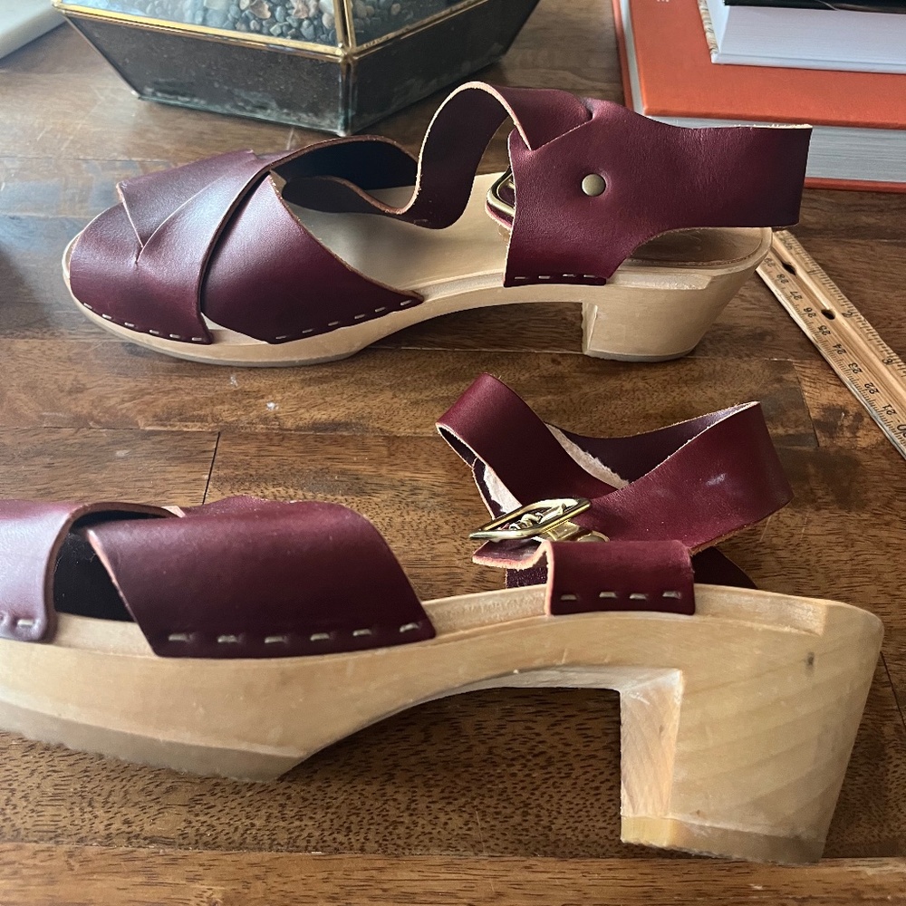 Bryr Emma Cross over Clog Sandals - Picture 4 of 4
